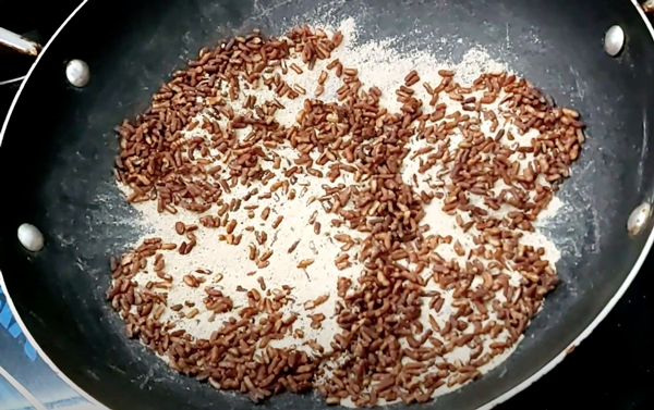 Làm kẹo gạo lứt đậu phộng