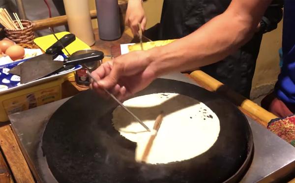 Cách thực hiện bánh chuối Thái Lan to tướng thơm sực, giản dị bên trên nhà