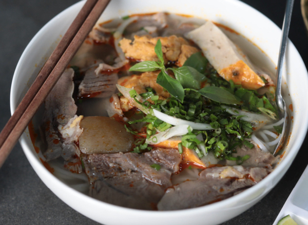 Món ăn đặc sản miền Trung-bún bò Huế